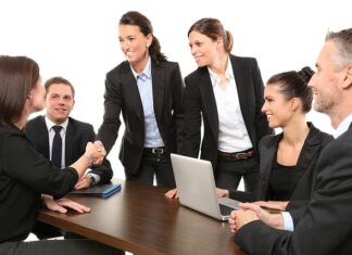 Czy na komunię wypada iść w garniturze? Czy na komunię wypada iść w garniturze?