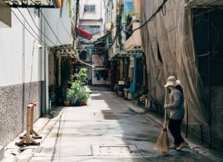 Czy sprzątanie przyspiesza poród?