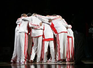 Ile wzrostu ma najwyższy koszykarz świata?